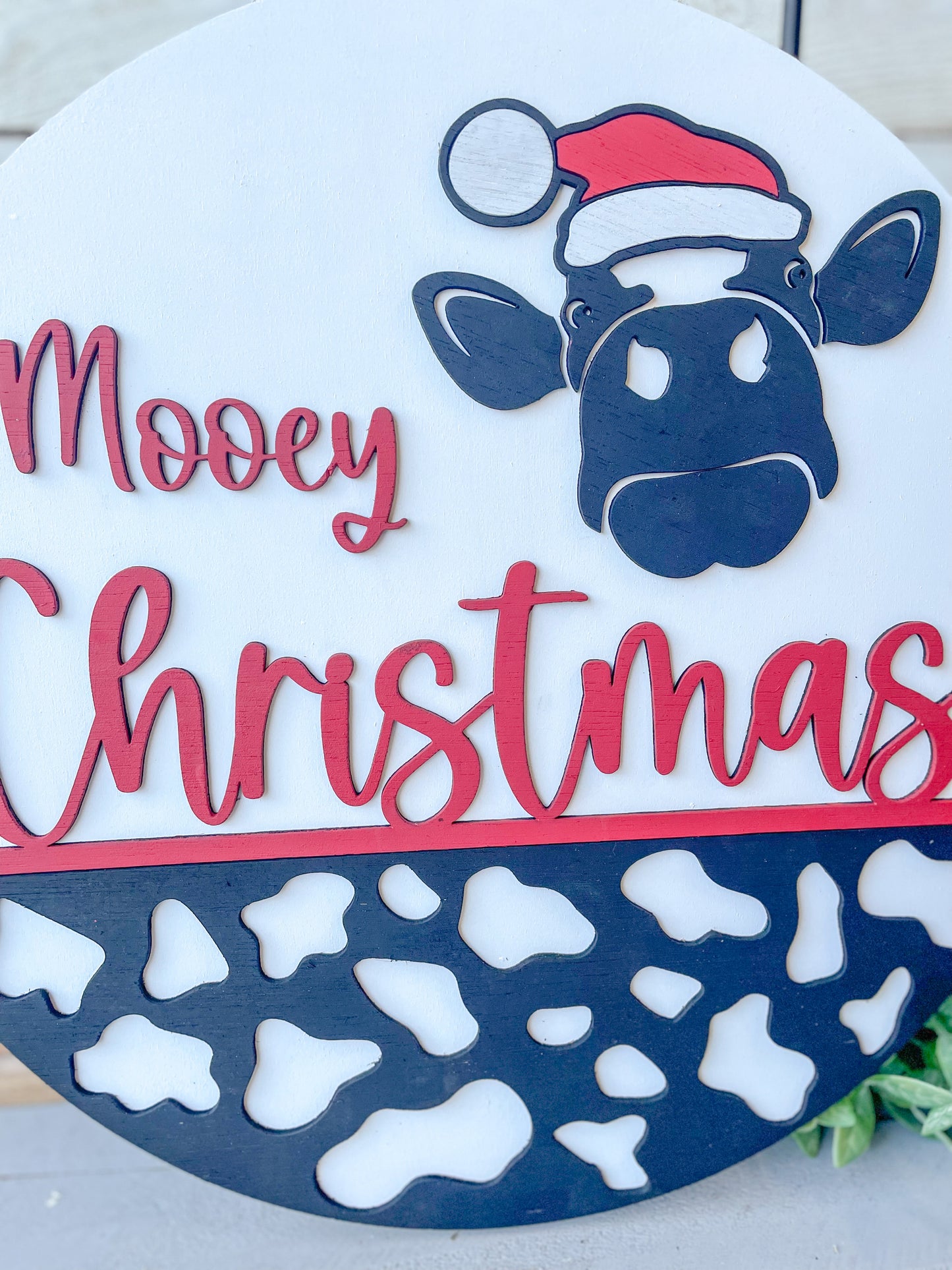 Mooey Christmas / Wooden Door Round